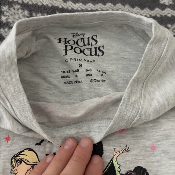 Disney Hocus Pocus Light Gray pajamas - Picture 3 of 5